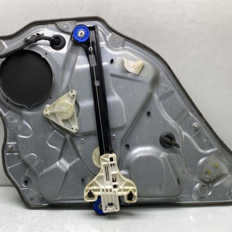 Leve vitre electrique arriere droit VOLKSWAGEN POLO 4 Photo n°3