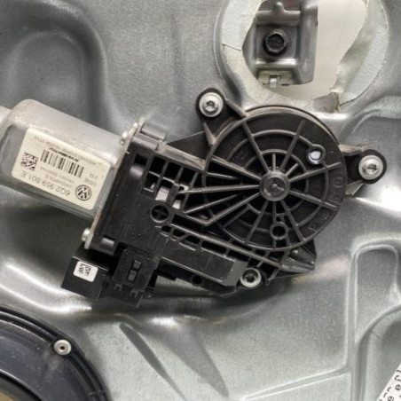 Leve vitre electrique avant droit VOLKSWAGEN POLO 4