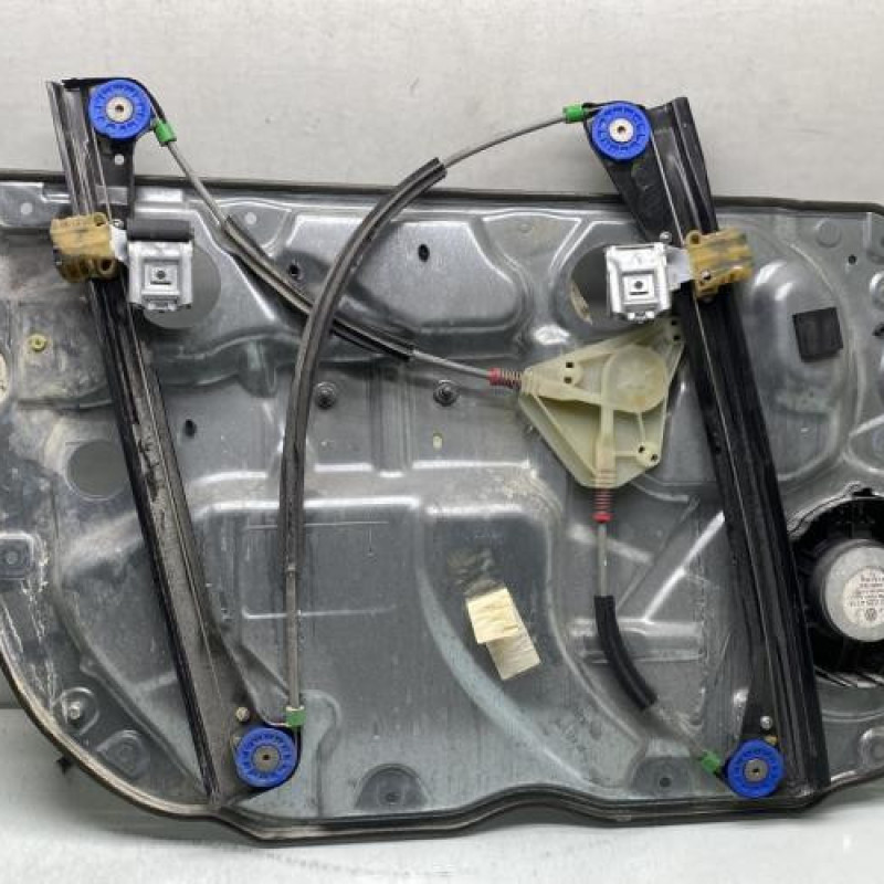 Leve vitre electrique avant droit VOLKSWAGEN POLO 4 Photo n°3