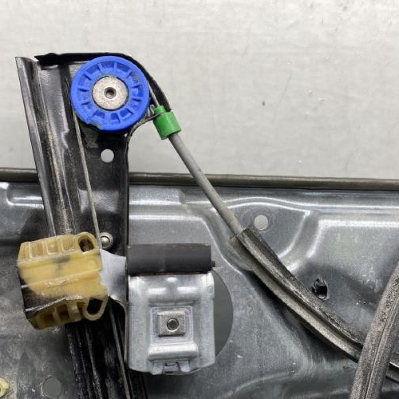 Leve vitre electrique avant droit VOLKSWAGEN POLO 4 Photo n°4