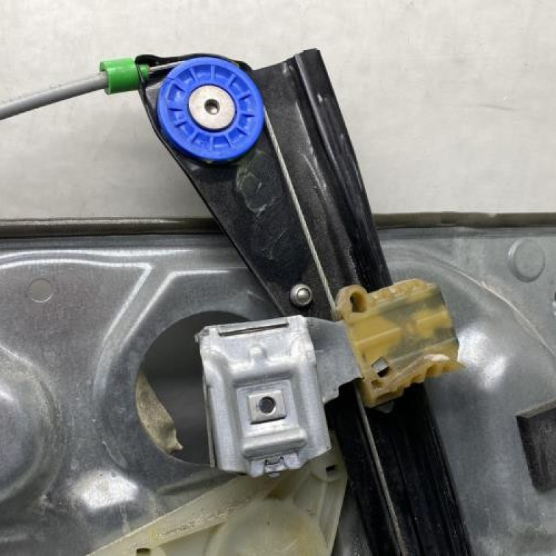 Leve vitre electrique avant droit VOLKSWAGEN POLO 4 Photo n°5