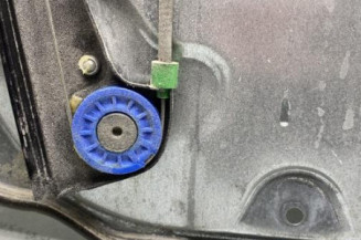 Leve vitre electrique avant droit VOLKSWAGEN POLO 4