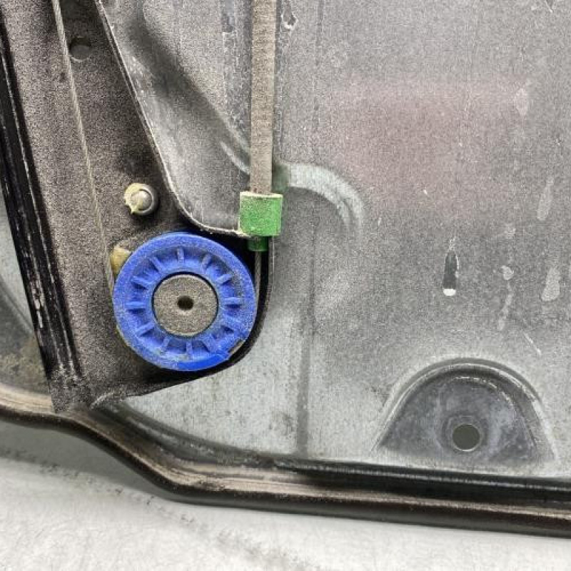 Leve vitre electrique avant droit VOLKSWAGEN POLO 4 Photo n°7