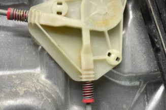 Leve vitre electrique avant droit VOLKSWAGEN POLO 4