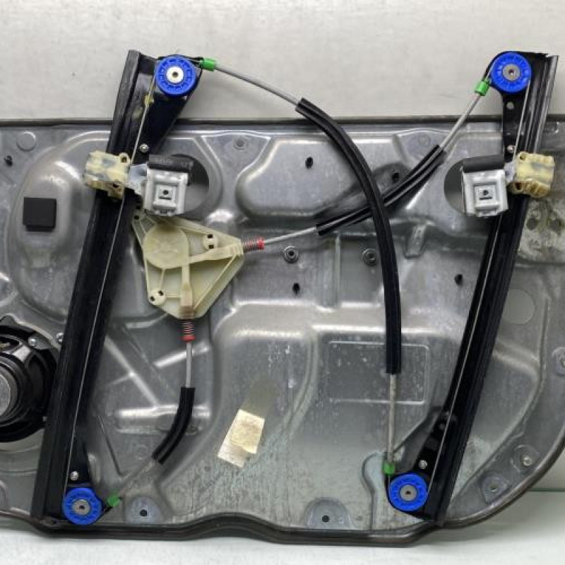 Leve vitre electrique avant gauche VOLKSWAGEN POLO 4 Photo n°3