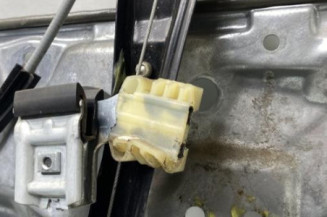 Leve vitre electrique avant gauche VOLKSWAGEN POLO 4