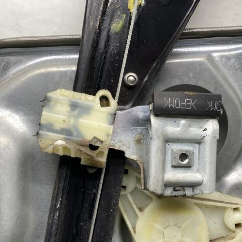 Leve vitre electrique avant gauche VOLKSWAGEN POLO 4 Photo n°5