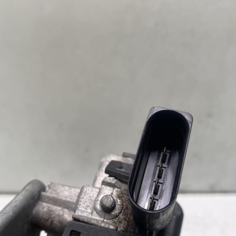 Moteur essuie glace avant VOLKSWAGEN POLO 4 Photo n°9