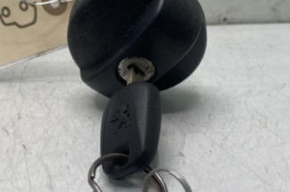 Bouchon de carburant PEUGEOT 208 1 Photo n°1