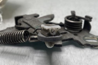 Fermeture de capot PEUGEOT 208 1