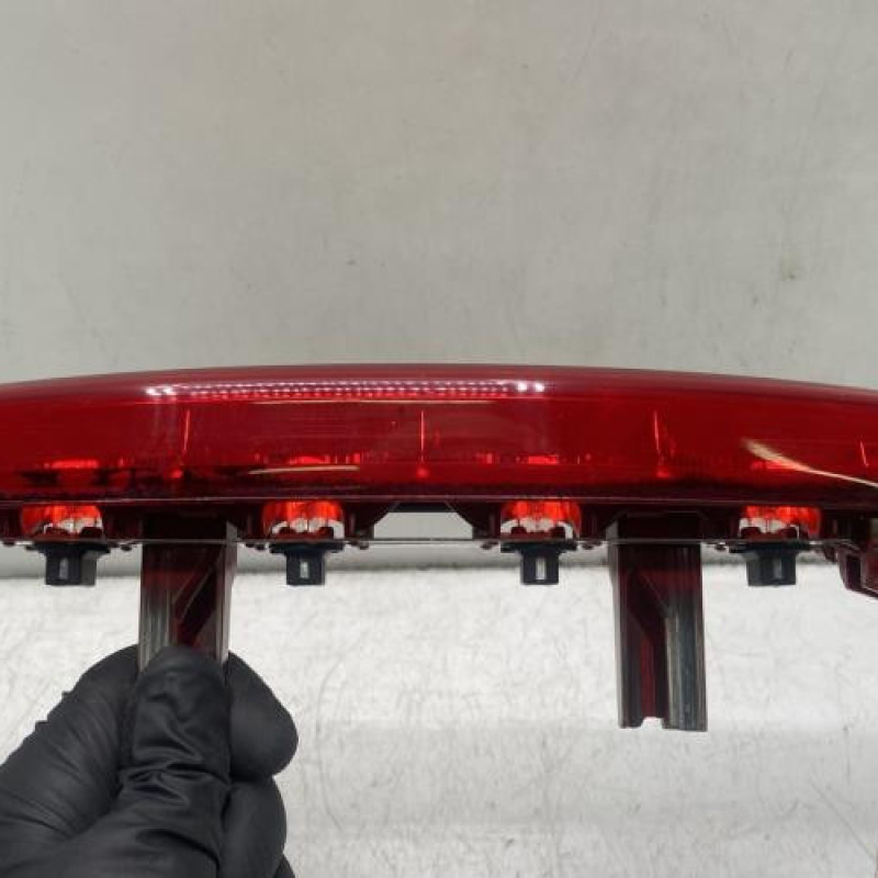 Feu arriere stop central PEUGEOT 208 1 Photo n°2