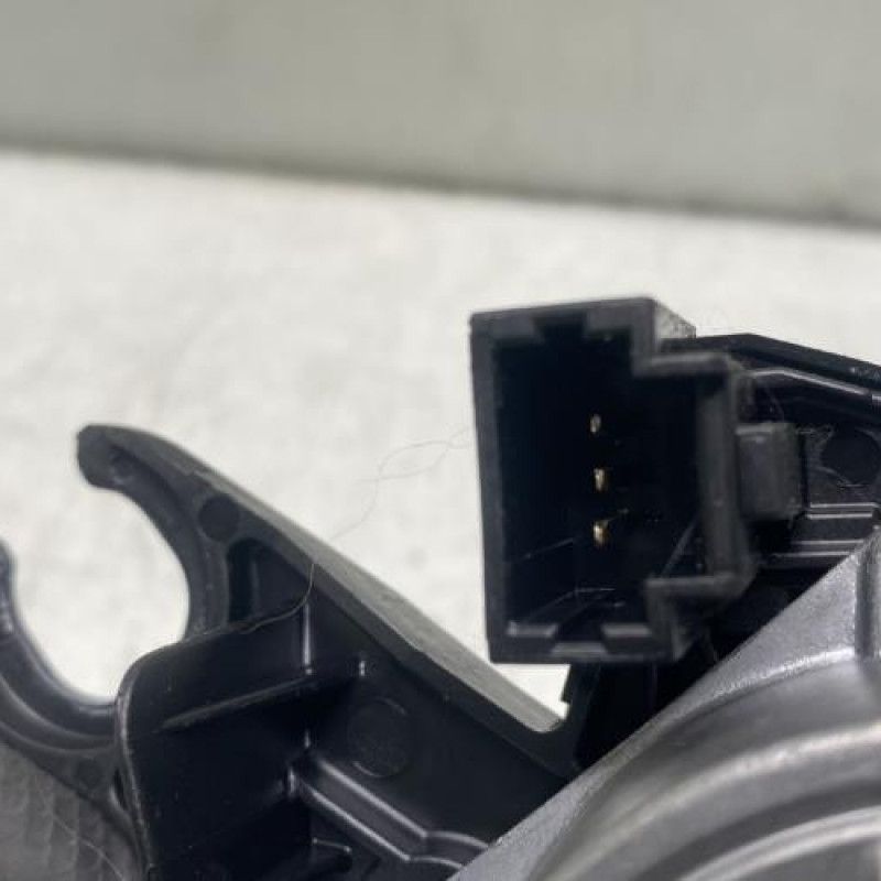 Moteur essuie glace arriere PEUGEOT 208 1 Photo n°5