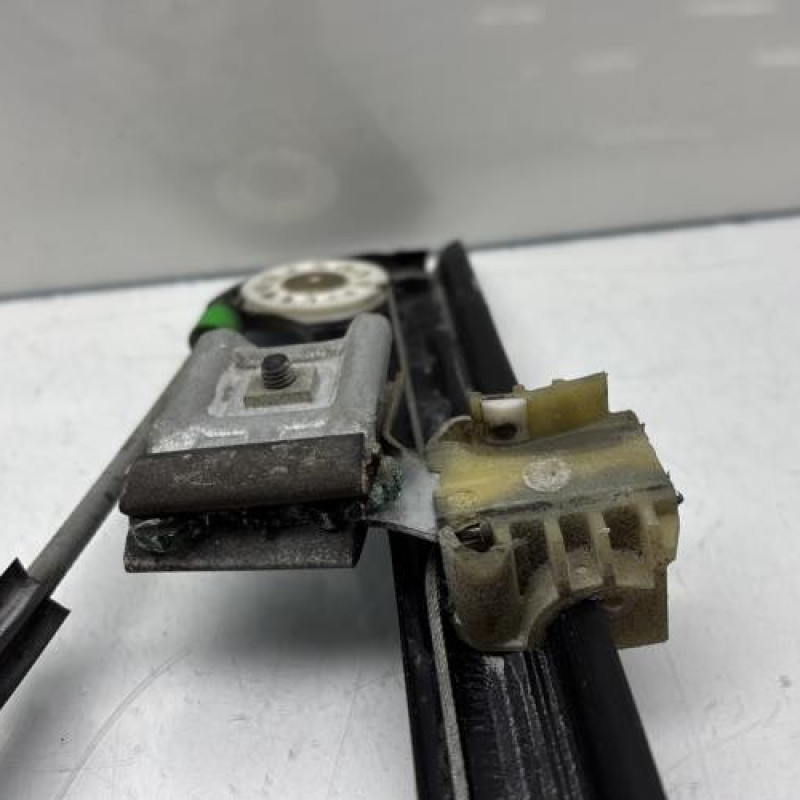 Leve vitre electrique avant droit VOLKSWAGEN POLO 4 Photo n°7