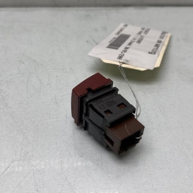 Bouton de warning PEUGEOT 207 Photo n°2