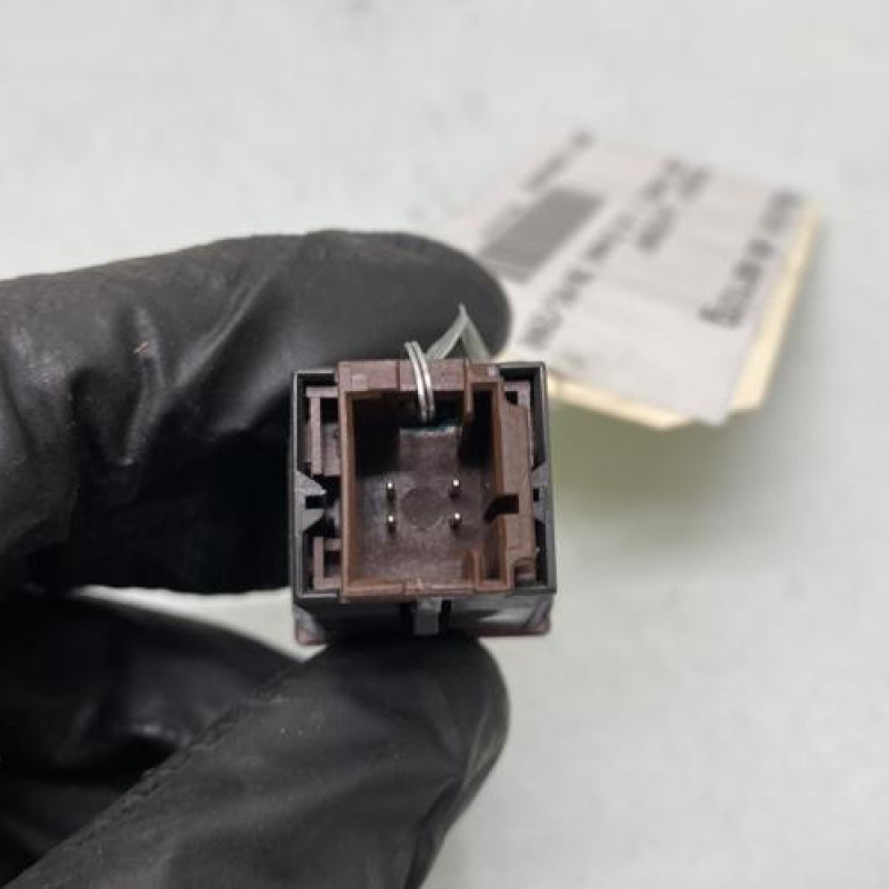 Bouton de warning PEUGEOT 207 Photo n°3