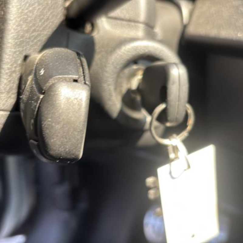 Bouton de warning PEUGEOT 207 Photo n°20