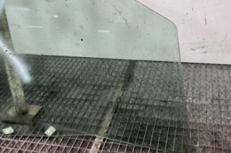 Vitre avant droit PEUGEOT 207