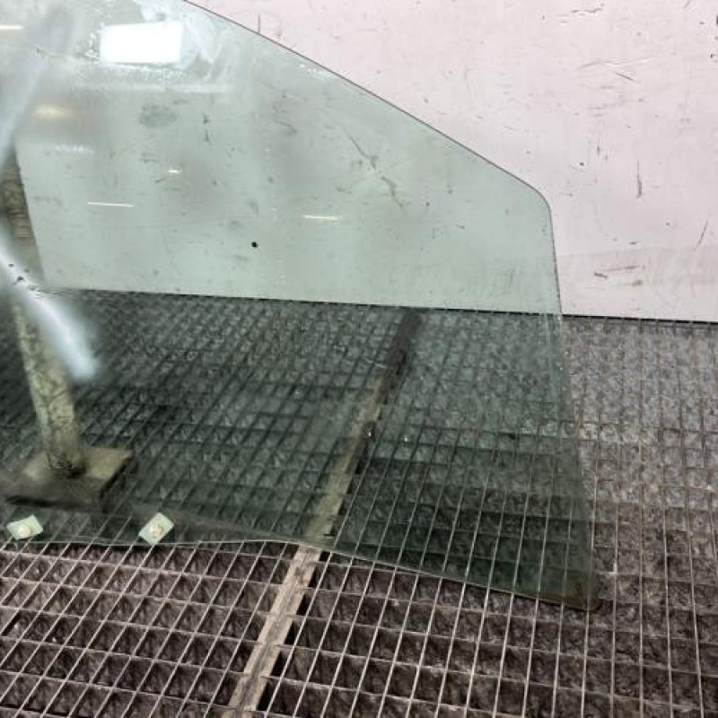 Vitre avant droit PEUGEOT 207 Photo n°2