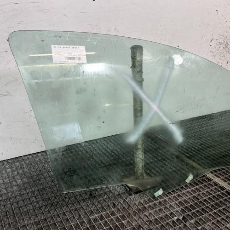 Vitre avant droit PEUGEOT 207 Photo n°3