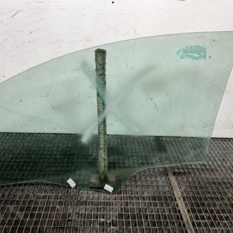 Vitre avant droit PEUGEOT 207 Photo n°4