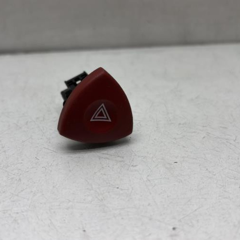 Bouton de warning RENAULT LAGUNA 2 Photo n°1