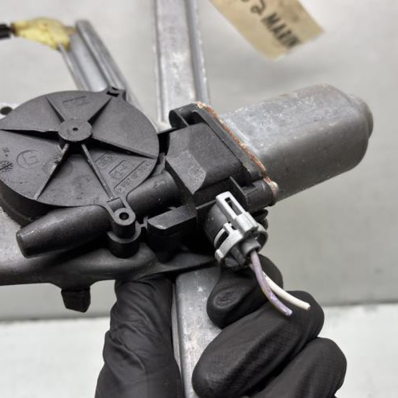 Leve vitre electrique avant droit RENAULT LAGUNA 2 Photo n°7