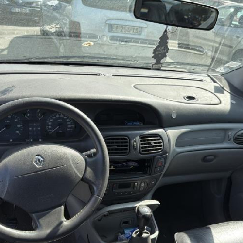 Anti brouillard droit (feux) RENAULT SCENIC 1 Photo n°11