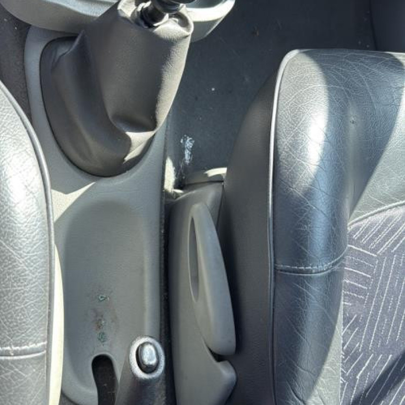 Feu arriere principal gauche (feux) RENAULT SCENIC 1 Photo n°14