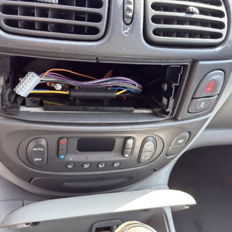 Feu arriere principal gauche (feux) RENAULT SCENIC 1 Photo n°16