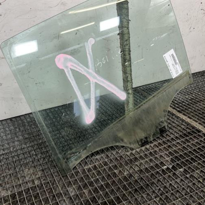 Vitre arriere gauche DACIA SANDERO 2 Photo n°2