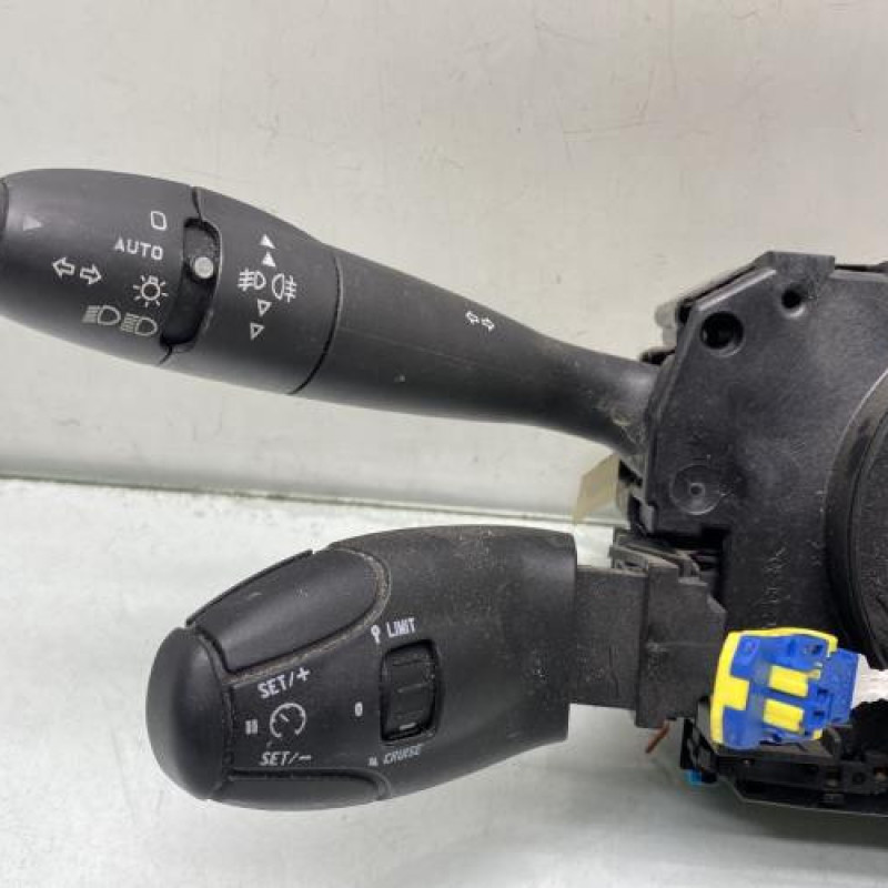 Com (Bloc Contacteur Tournant+Commodo Essuie Glace+Commodo Phare) PEUGEOT 308 1 Photo n°2