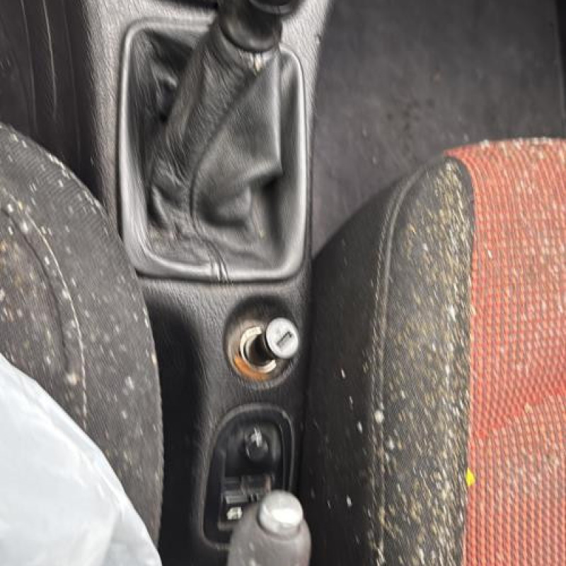 Ceinture arriere droit PEUGEOT 206 Photo n°18