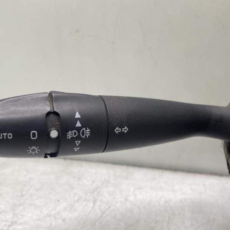 Com (Bloc Contacteur Tournant+Commodo Essuie Glace+Commodo Phare) PEUGEOT 206 Photo n°3