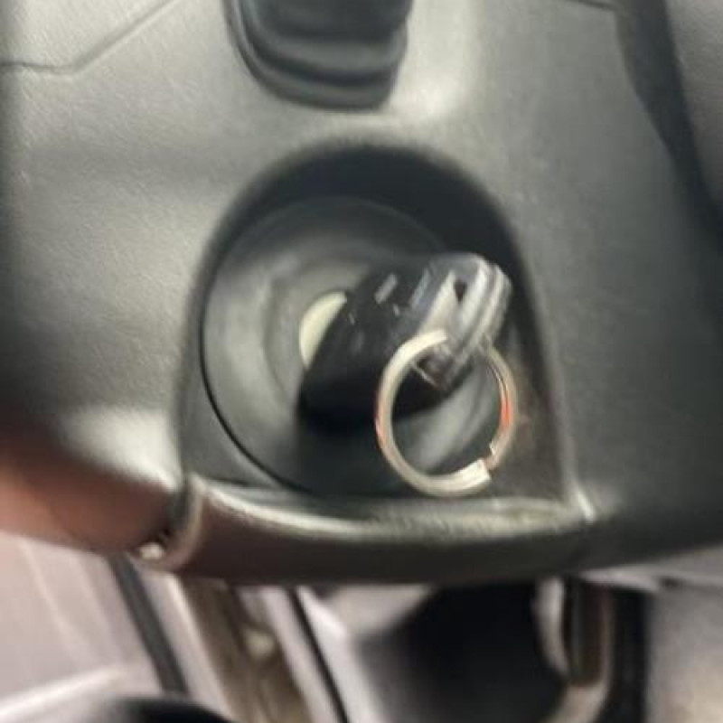 Poignee porte avant gauche OPEL MERIVA A Photo n°9