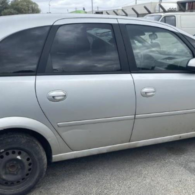 Bouton de coffre OPEL MERIVA A Photo n°8