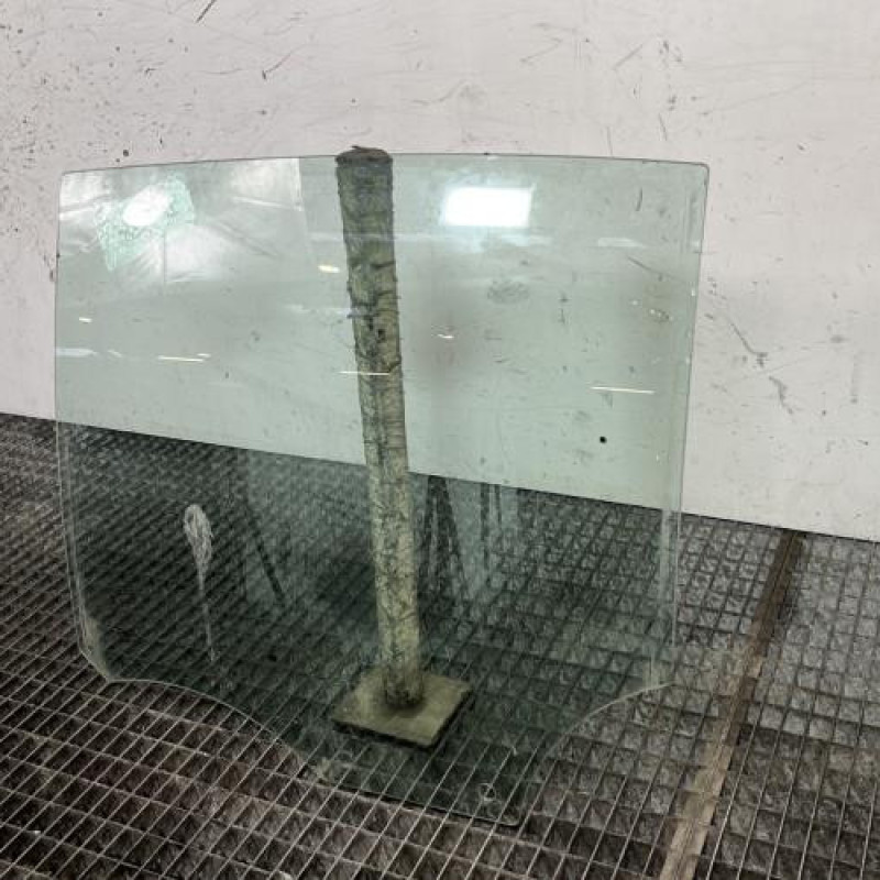 Vitre arriere gauche OPEL CORSA F Photo n°2