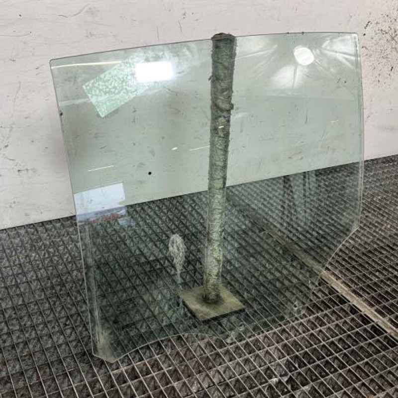 Vitre arriere gauche OPEL CORSA F Photo n°3