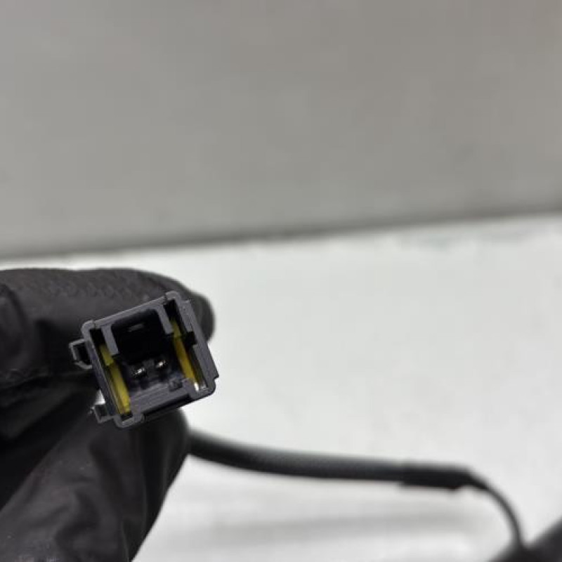 Attache ceinture avant droit OPEL CORSA F Photo n°3