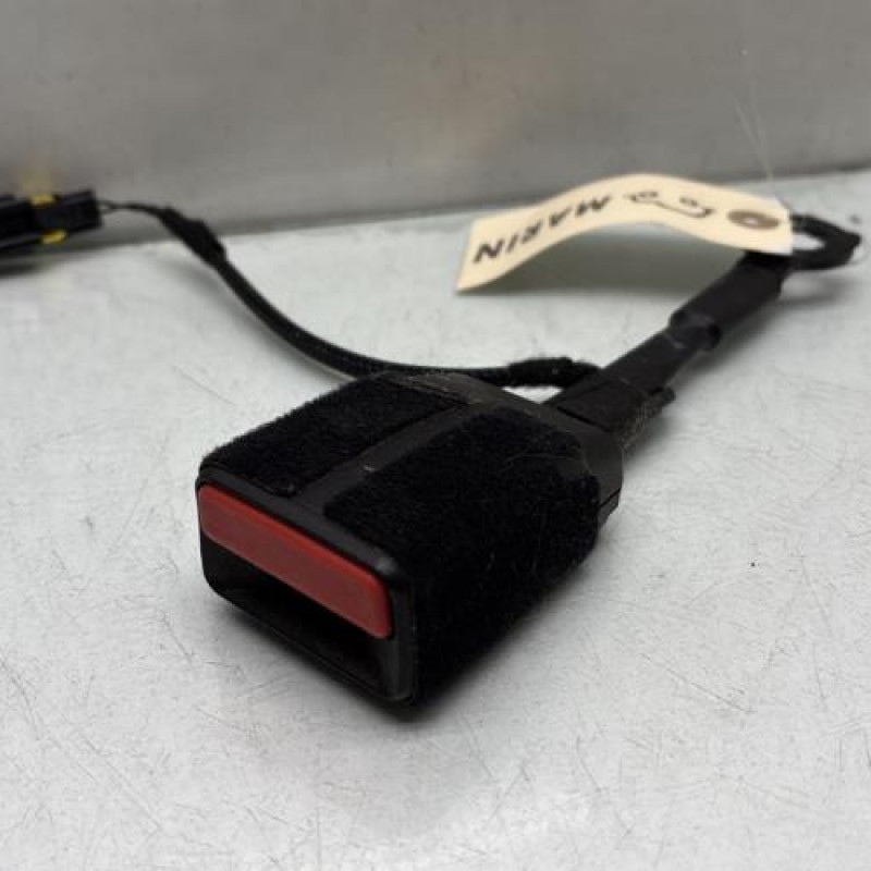 Attache ceinture avant gauche OPEL CORSA F Photo n°1
