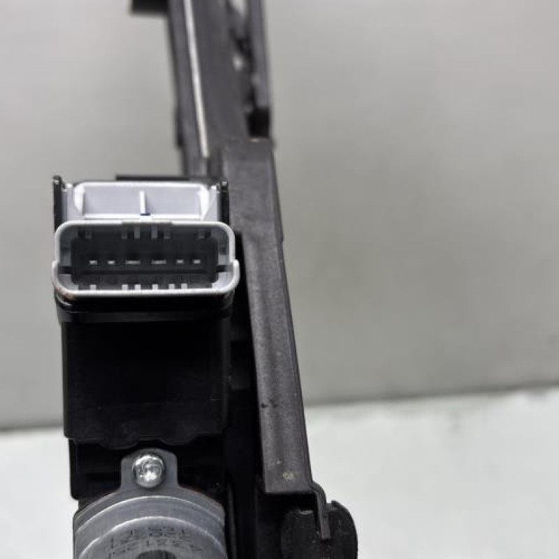 Leve vitre electrique avant gauche OPEL CORSA F Photo n°5