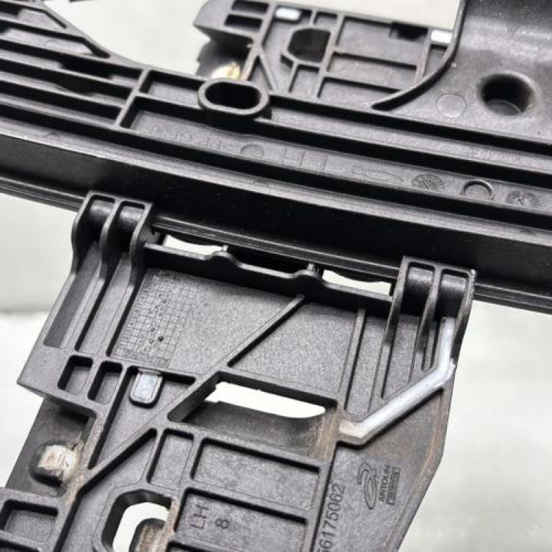 Leve vitre mecanique arriere gauche OPEL CORSA F Photo n°4