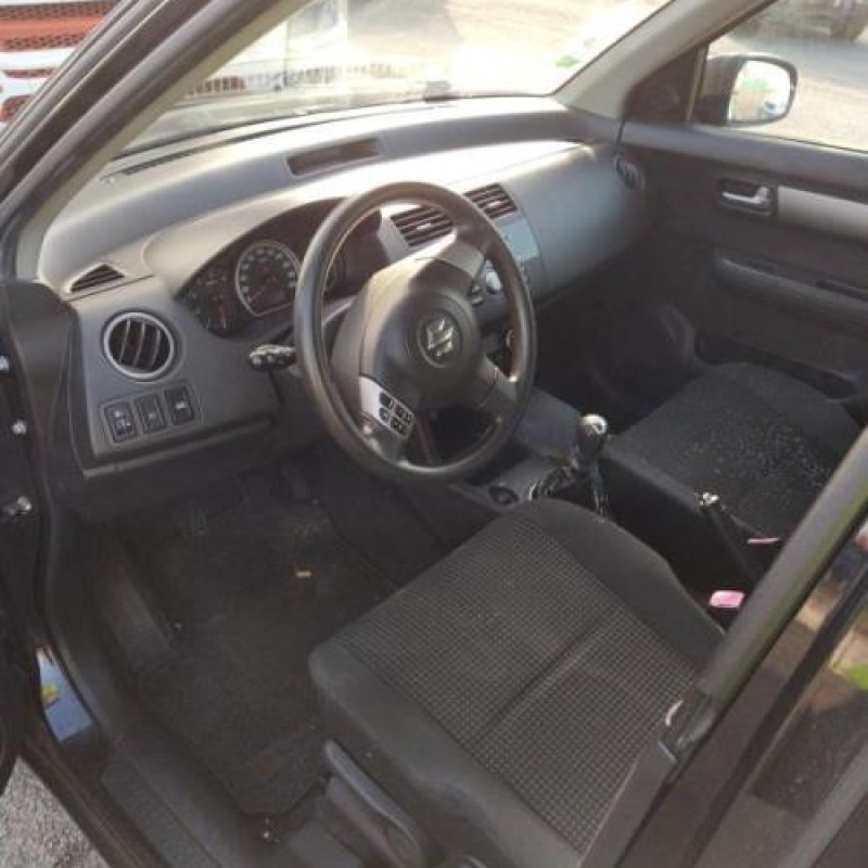 Porte arriere gauche SUZUKI SWIFT 3 Photo n°14