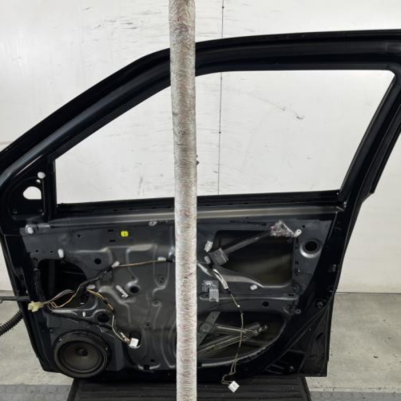 Porte avant droit SUZUKI SWIFT 3 Photo n°7