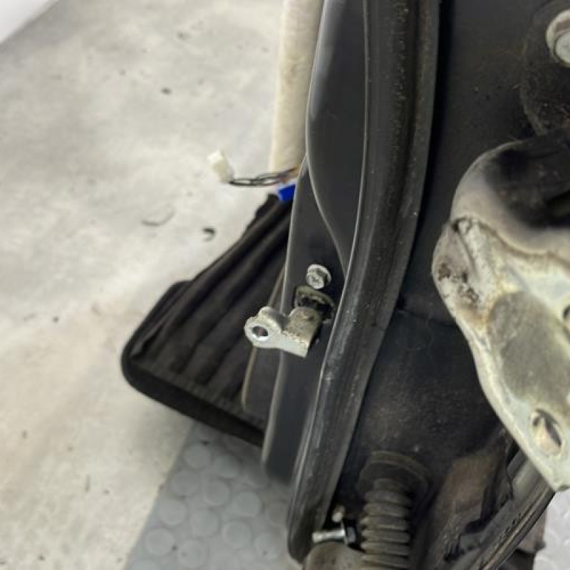 Porte avant gauche SUZUKI SWIFT 3 Photo n°3