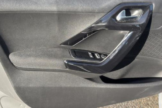 Porte arriere gauche PEUGEOT 208 1