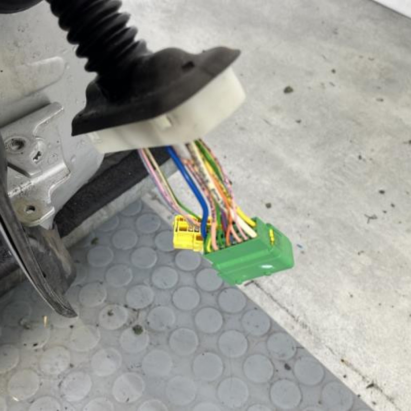 Porte avant droit PEUGEOT 208 1 Photo n°5