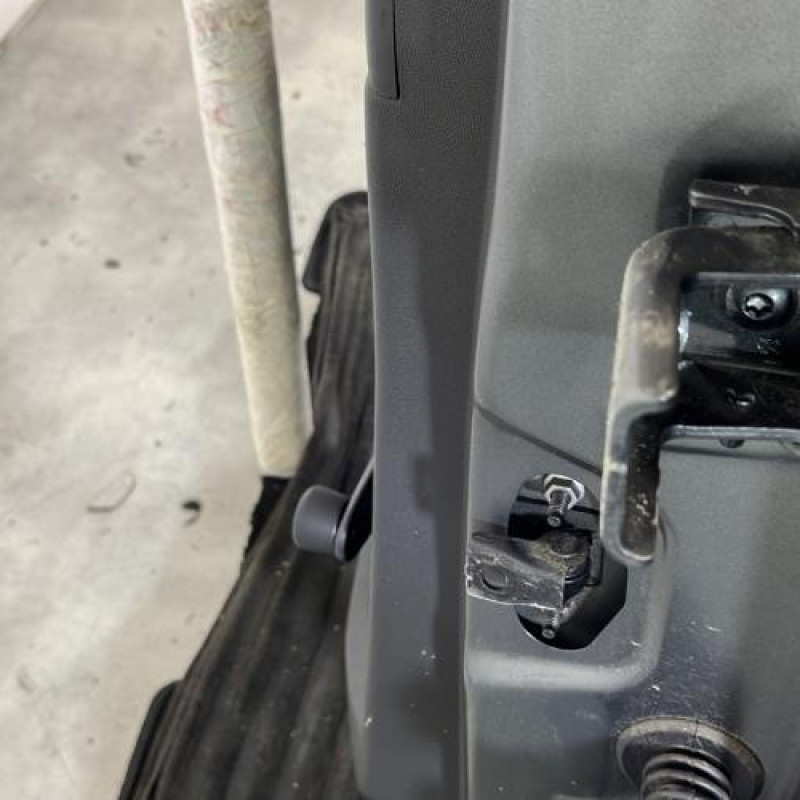 Porte arriere gauche PEUGEOT 208 1 Photo n°4