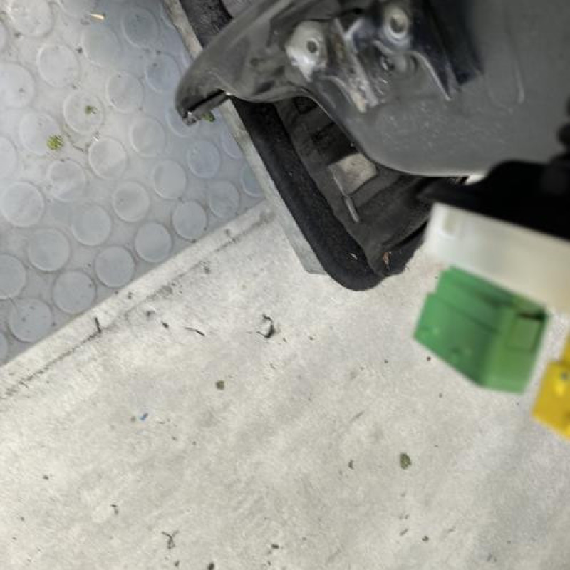 Porte avant droit PEUGEOT 208 1 Photo n°4