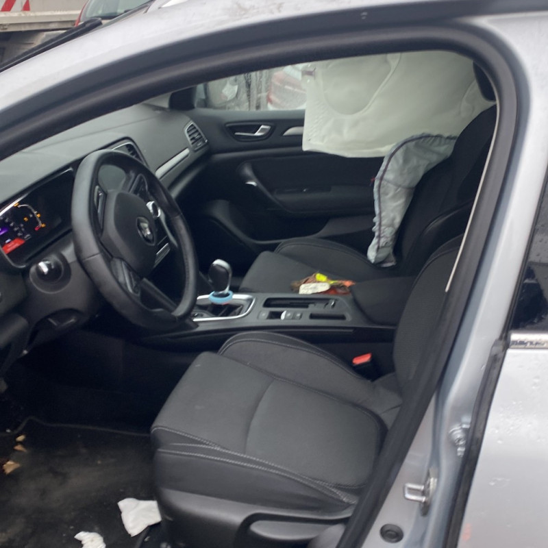 RENAULT MEGANE 4 PHASE 2 BREAK 1.5 BLUE DCI - 8V TURBO Photo n°8