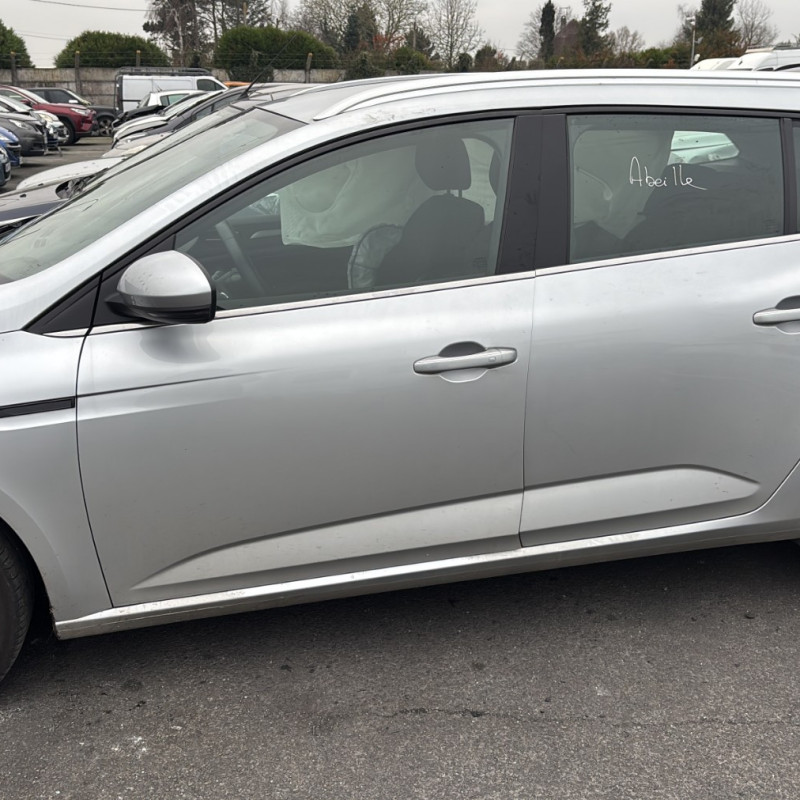 RENAULT MEGANE 4 PHASE 2 BREAK 1.5 BLUE DCI - 8V TURBO Photo n°13